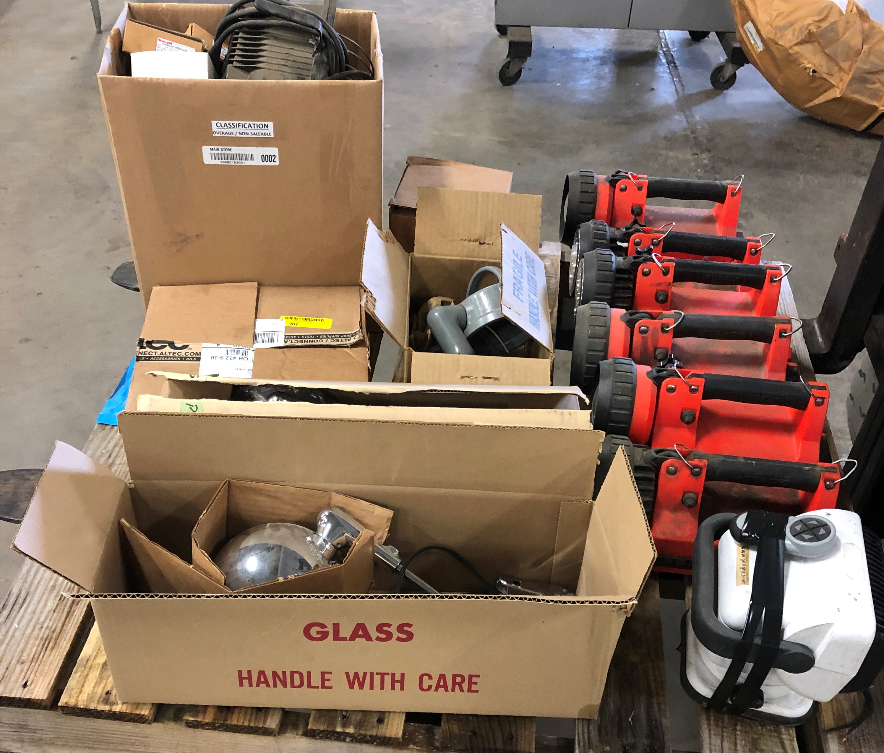 Lot of Assorted Lighting